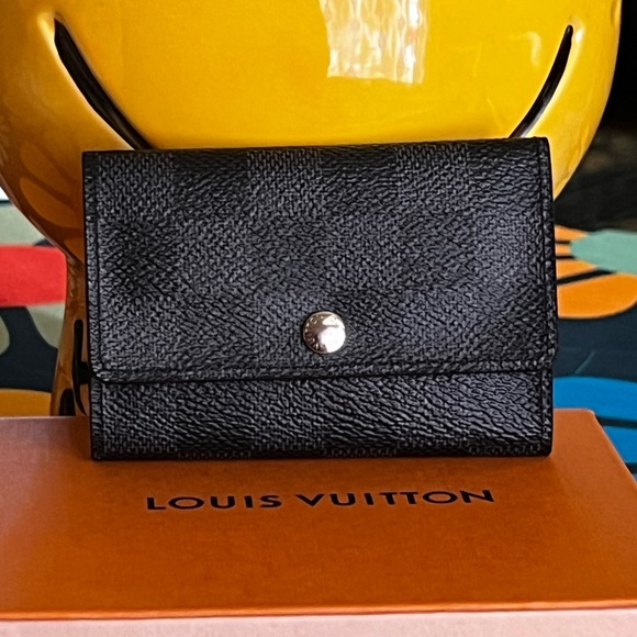 LOUIS VUITTON DAMIER GRAPHITE 6 RING KEYHOLDER (FULL INCLUSION) - Picture 1 of 11
